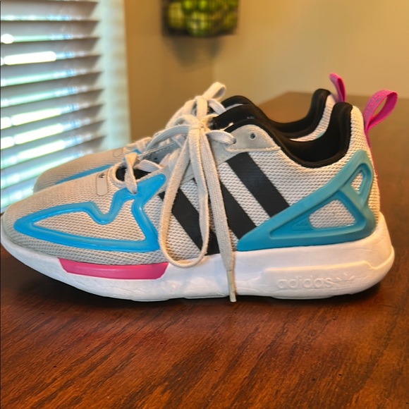 Adidas Sneakers with Blue and Pink Highlights - Picture 5 of 11